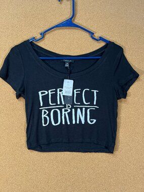 UK2LA Women Crop Top Shirt Large Black Graphic Tee Short Sleeve NWT